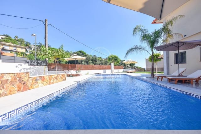 9 chambre Villa/Maison à vendre à Serra Brava, Lloret de Mar avec piscine garage - 1 190 000 € (Ref: 9661959)