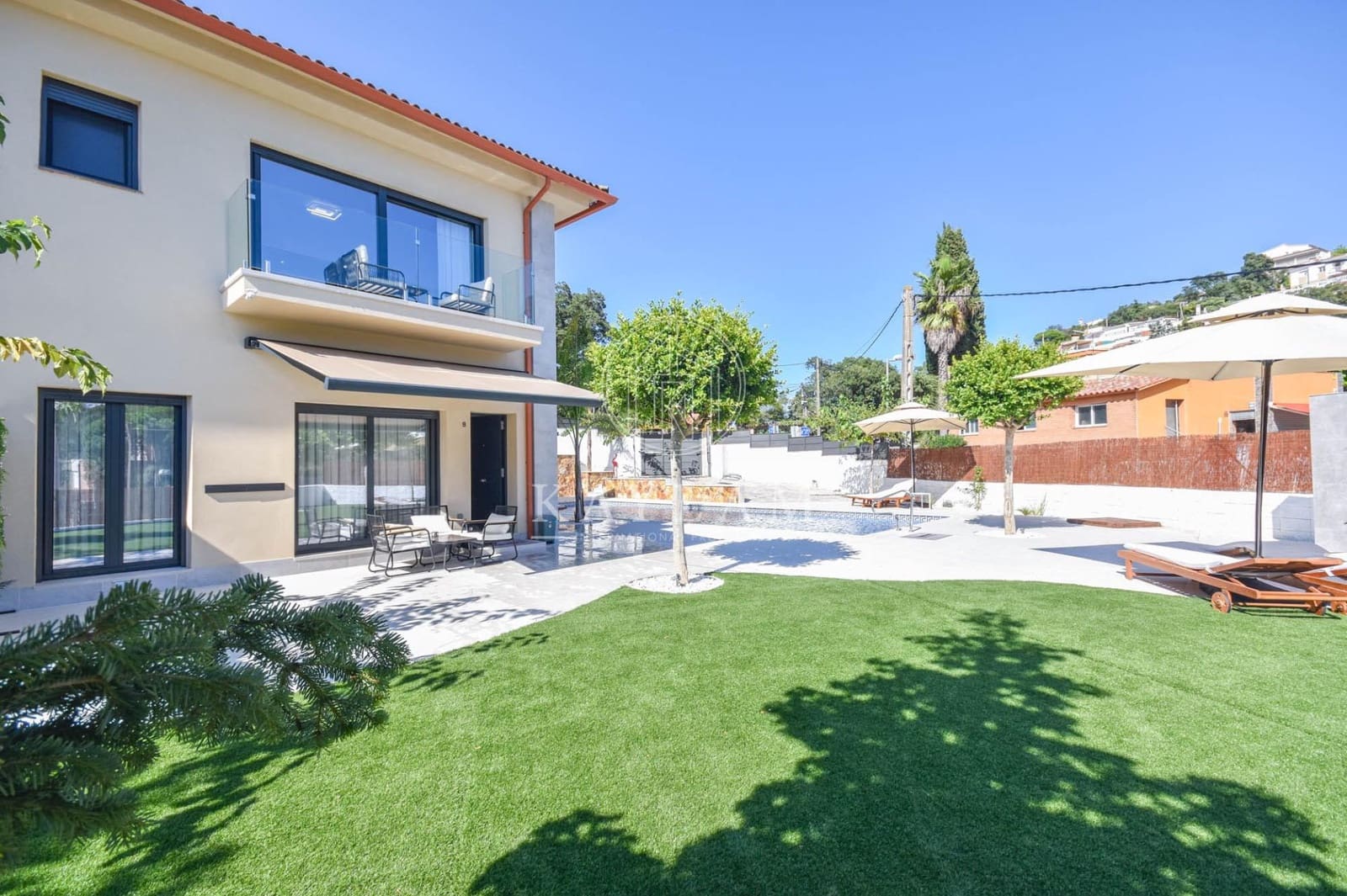 9 chambre Villa/Maison à vendre à Lloret de Mar avec piscine garage - 1 190 000 € (Ref: 9661959)