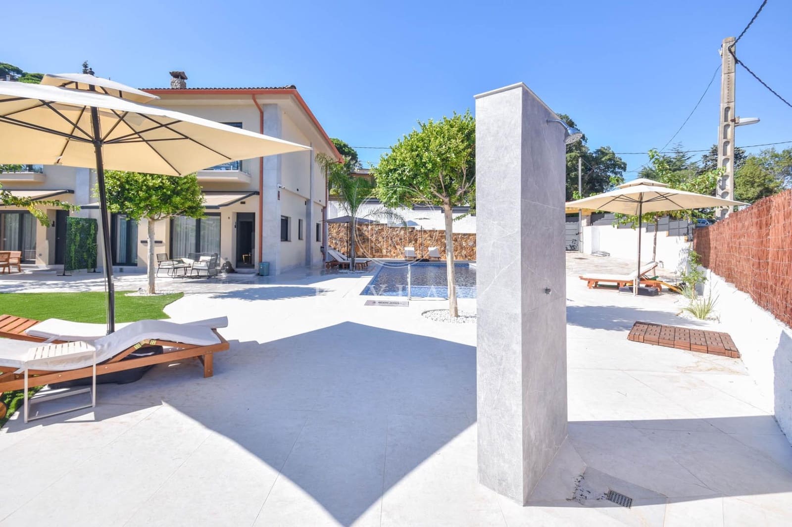 9 chambre Villa/Maison à vendre à Lloret de Mar avec piscine garage - 1 190 000 € (Ref: 9661959)