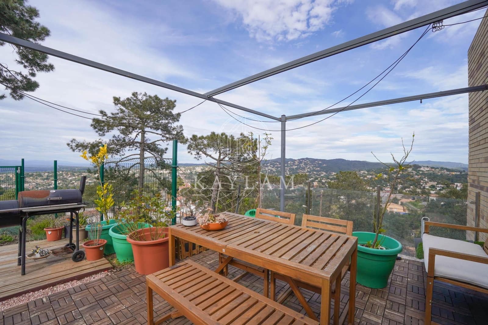 3 soveværelse Villa til salg i Lloret de Mar med swimmingpool - € 295.000 (Ref: 9735589)