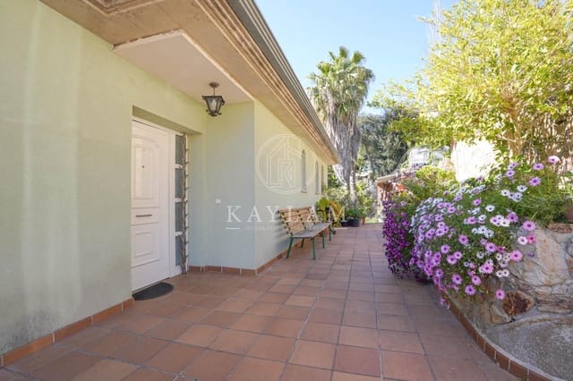 2 soverom Villa til salgs i Roca Grossa, Lloret de Mar med garasje - € 425 000 (Ref: 9752034)