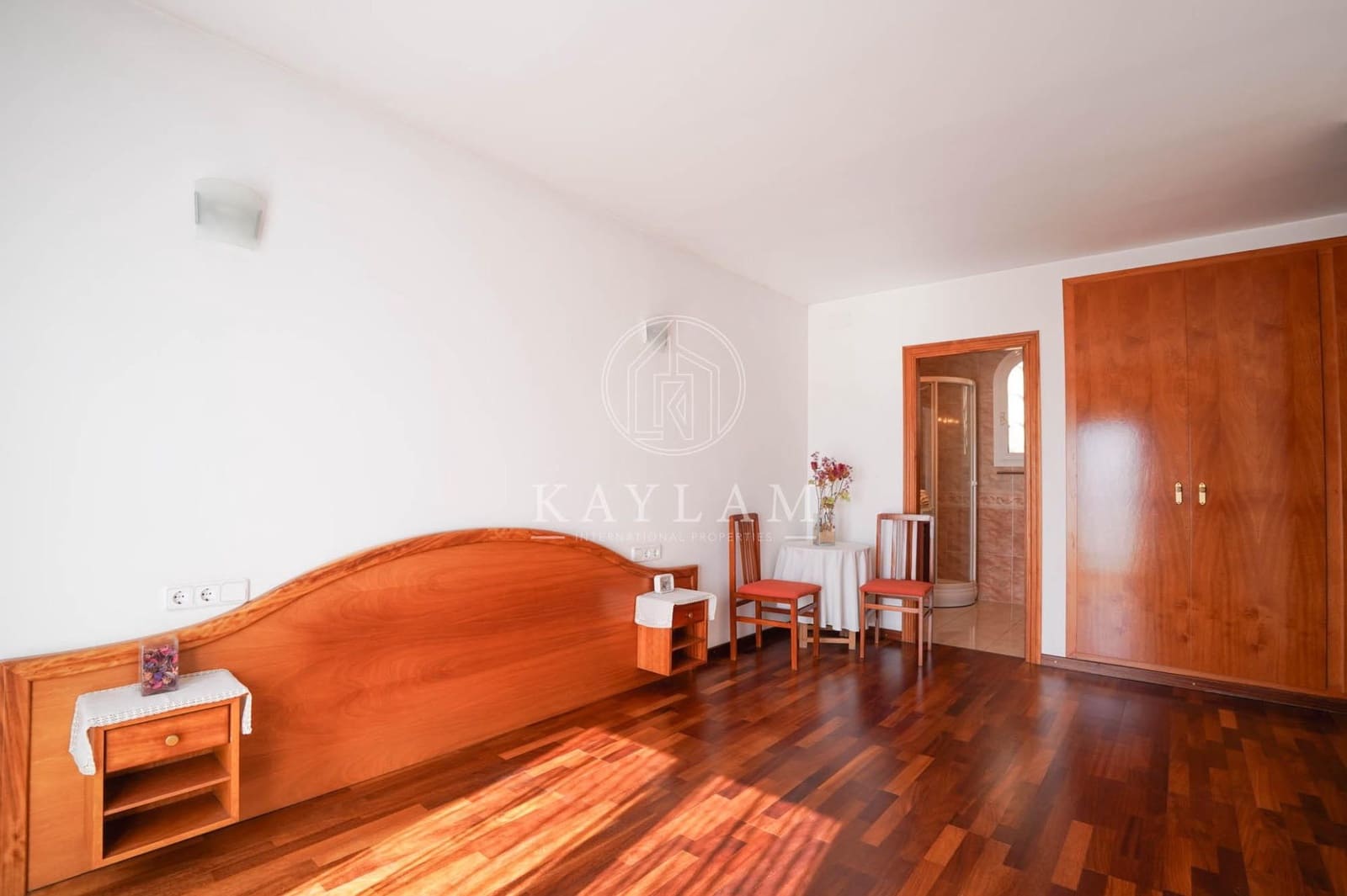 2 bedroom Villa for sale in Lloret de Mar with garage - € 425,000 (Ref: 9752034)