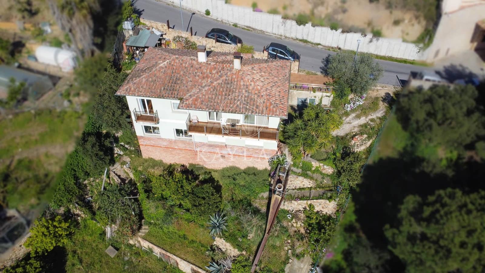 2 bedroom Villa for sale in Lloret de Mar with garage - € 425,000 (Ref: 9752034)