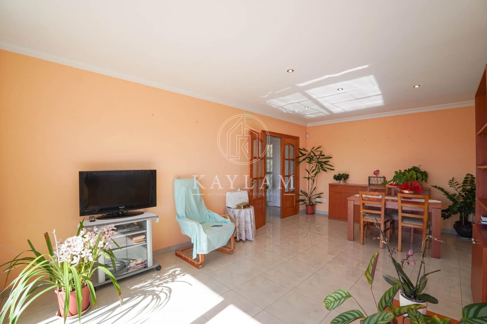 2 bedroom Villa for sale in Lloret de Mar with garage - € 425,000 (Ref: 9752034)