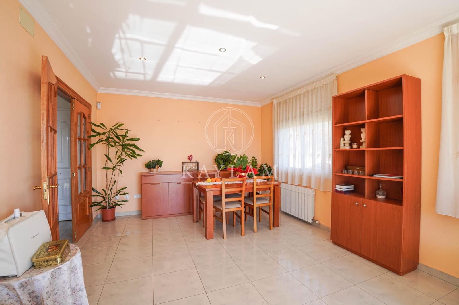 2 bedroom Villa for sale in Lloret de Mar with garage - € 425,000 (Ref: 9752034)