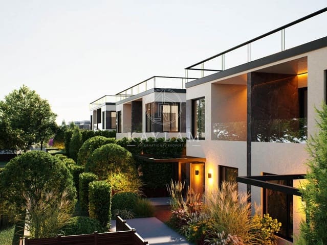 3 soverom Kjedet enebolig til salgs i Fenals, Lloret de Mar med svømmebasseng garasje - € 830 000 (Ref: 9763624)