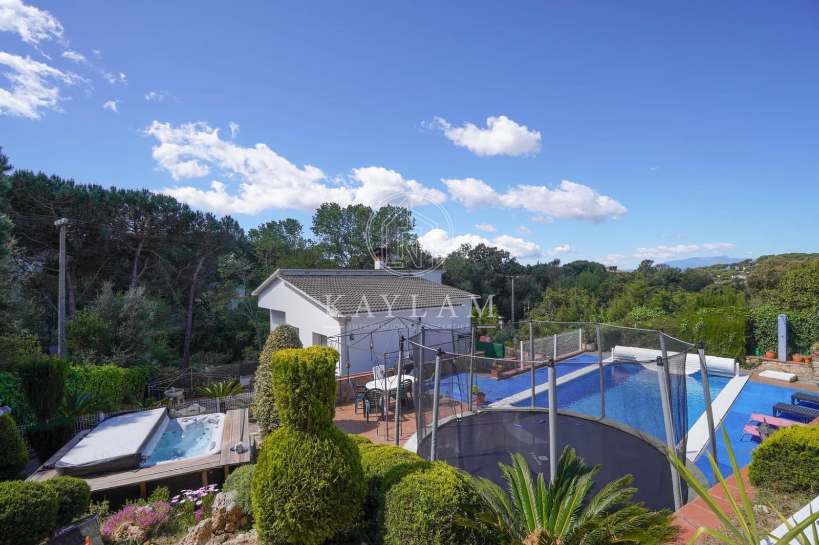 Chalet de 4 habitaciones en Vidreres en venta con piscina - 599.000 € (Ref: 9780562)