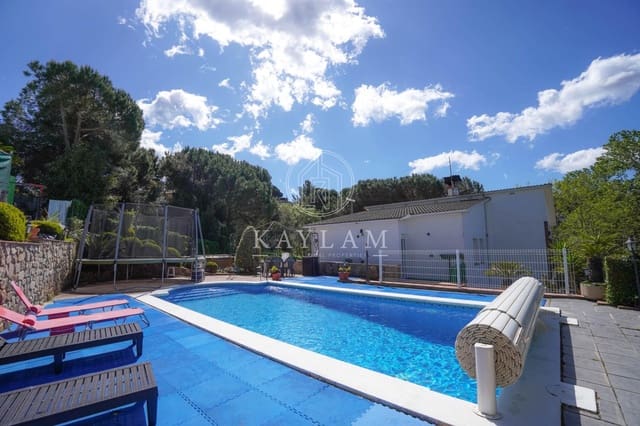 Chalet de 4 habitaciones en Aiguaviva Parc, Vidreres en venta con piscina - 599.000 € (Ref: 9780562)