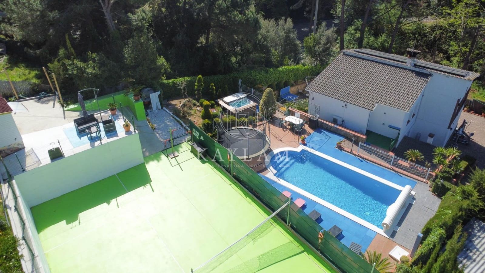 Chalet de 4 habitaciones en Vidreres en venta con piscina - 599.000 € (Ref: 9780562)