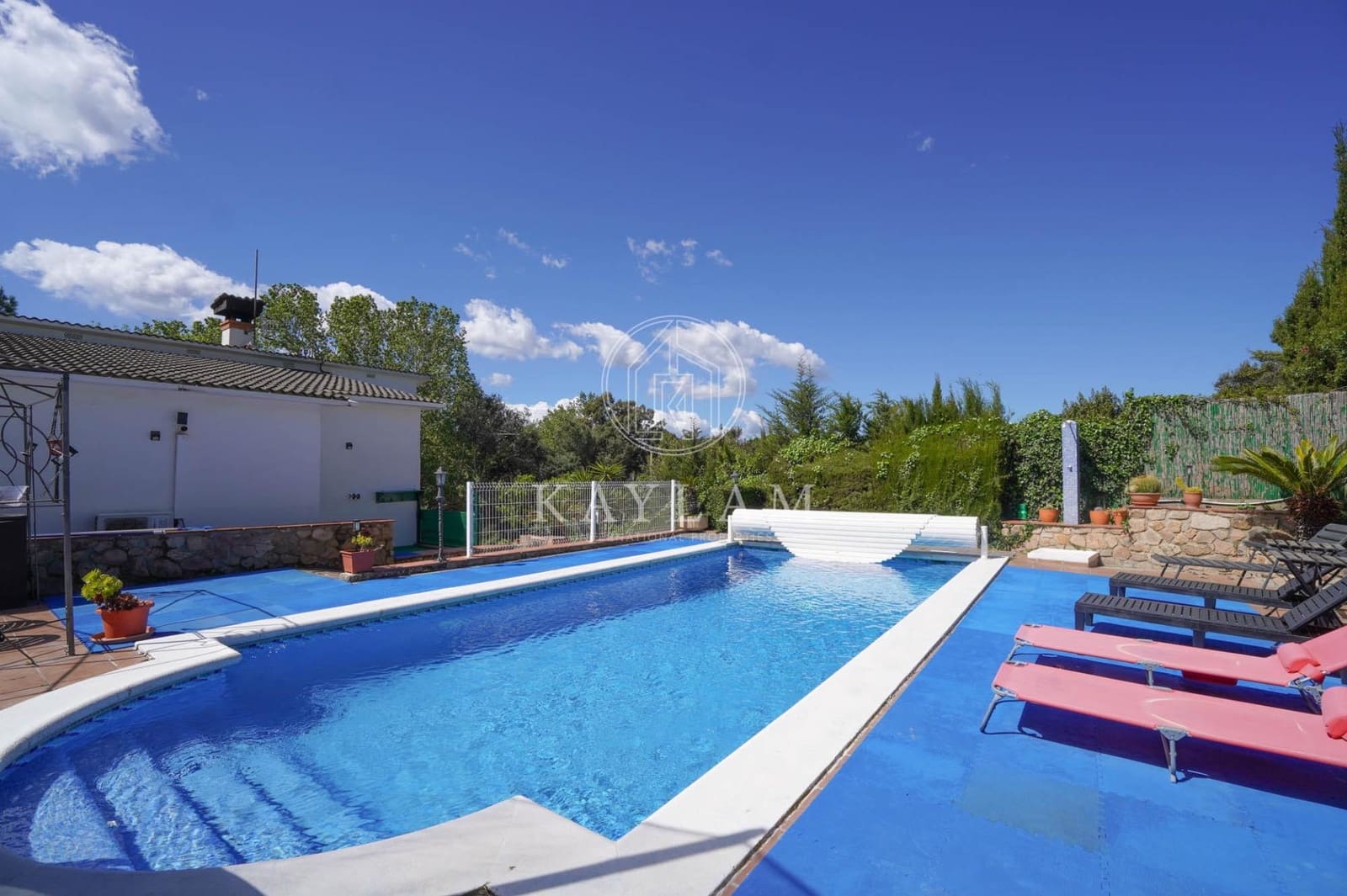 Chalet de 4 habitaciones en Vidreres en venta con piscina - 599.000 € (Ref: 9780562)