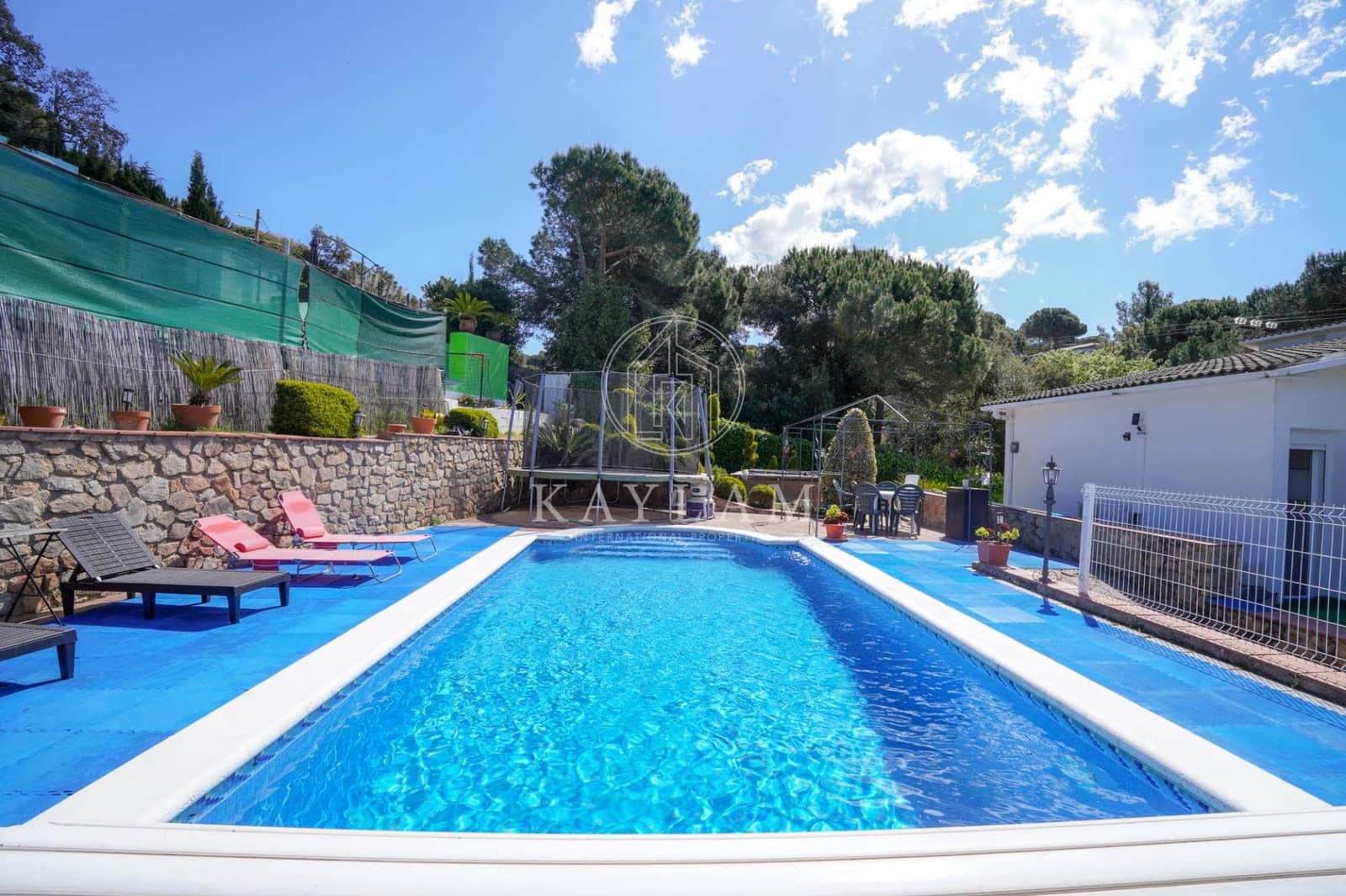 Chalet de 4 habitaciones en Vidreres en venta con piscina - 599.000 € (Ref: 9780562)