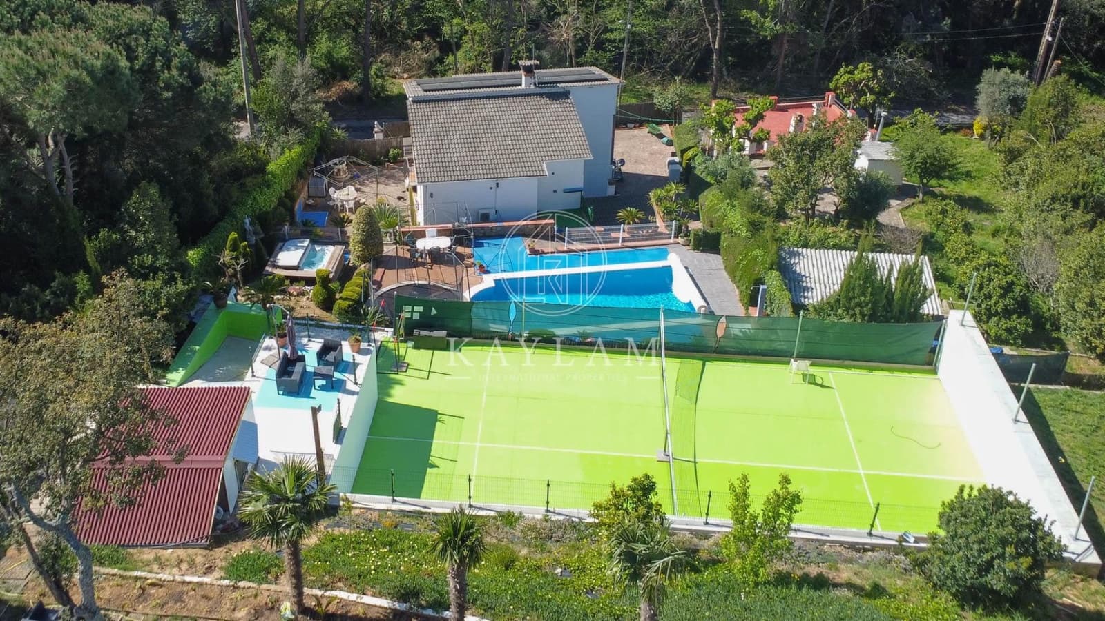 Chalet de 4 habitaciones en Vidreres en venta con piscina - 599.000 € (Ref: 9780562)