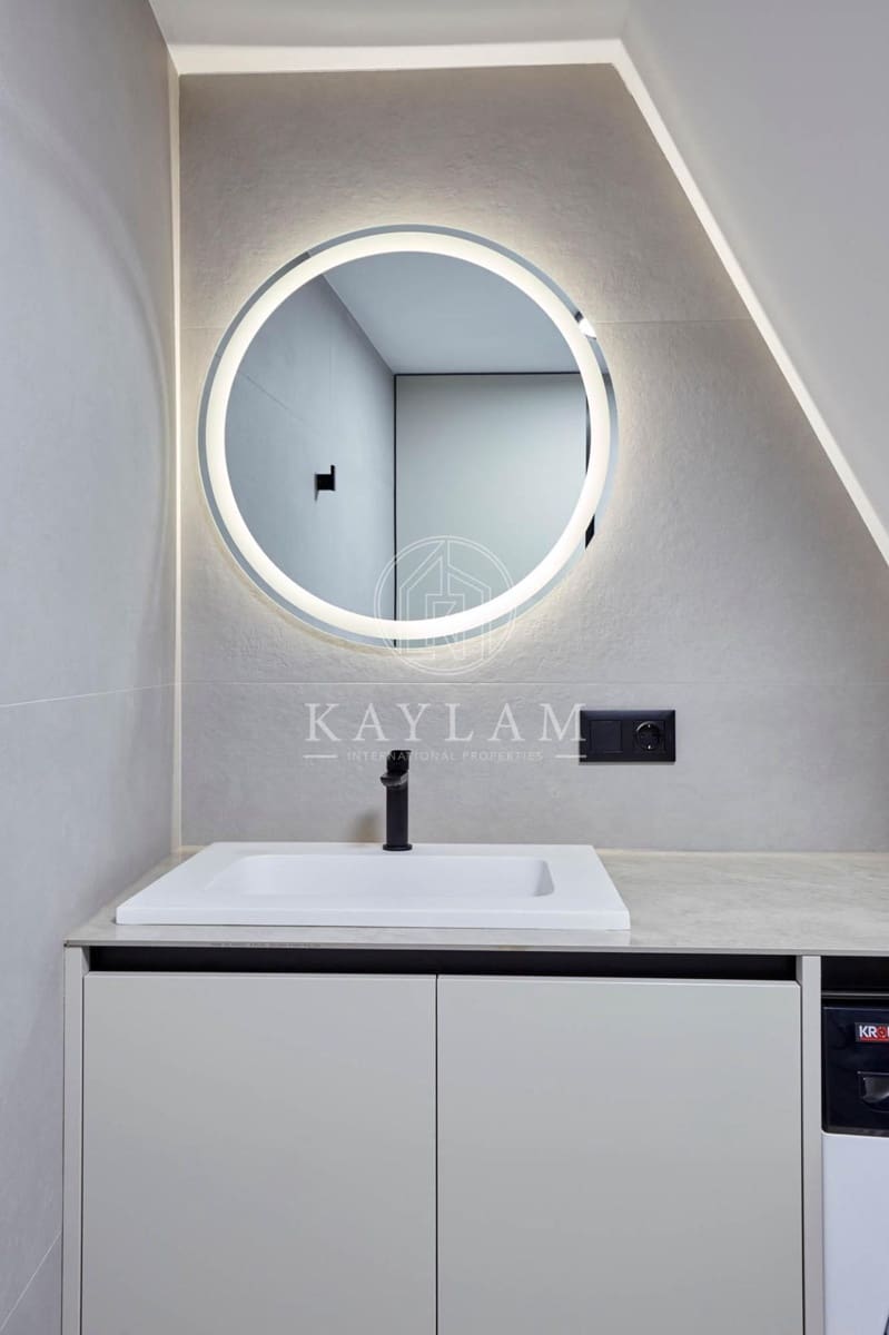 4 slaapkamer Halfvrijstaande villa te koop in Lloret de Mar - € 370.000 (Ref: 9788401)