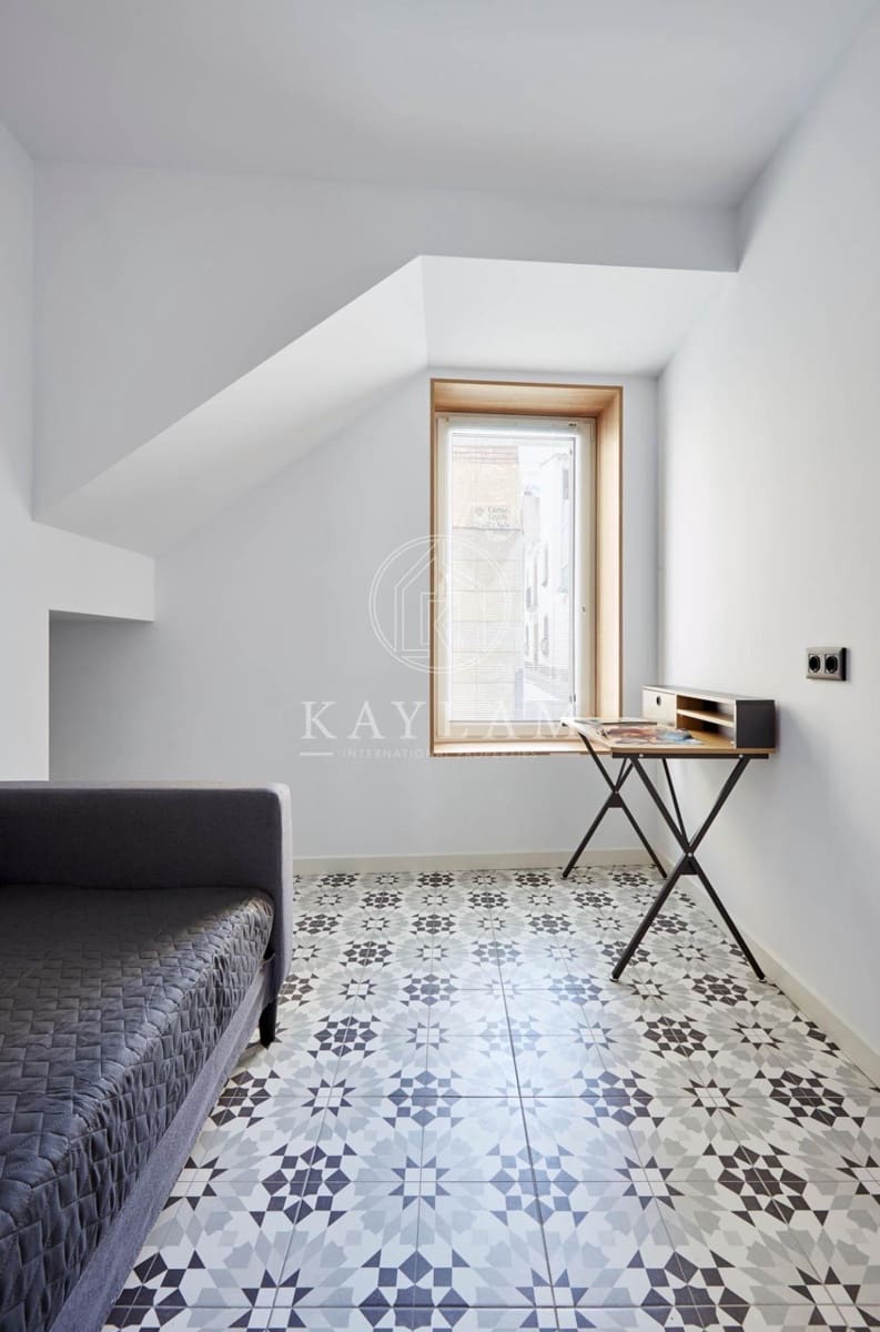 4 slaapkamer Halfvrijstaande villa te koop in Lloret de Mar - € 370.000 (Ref: 9788401)