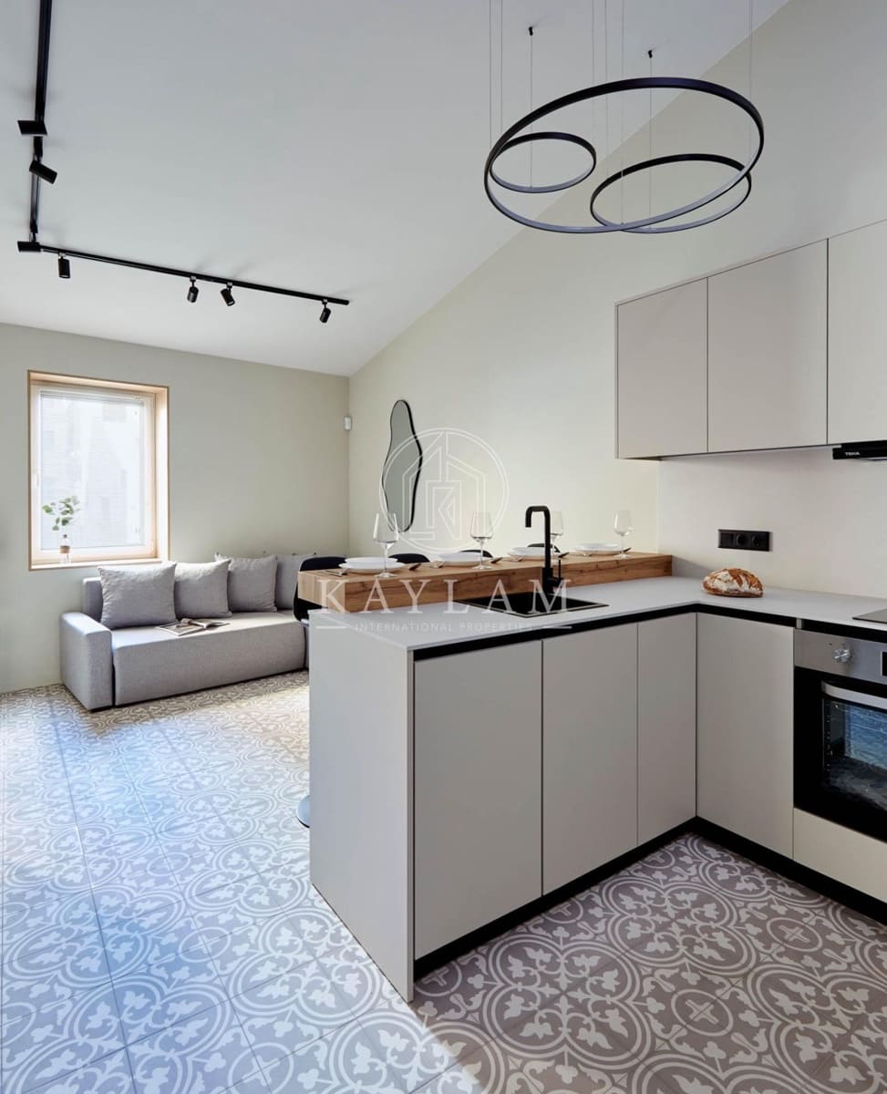 4 slaapkamer Halfvrijstaande villa te koop in Lloret de Mar - € 370.000 (Ref: 9788401)