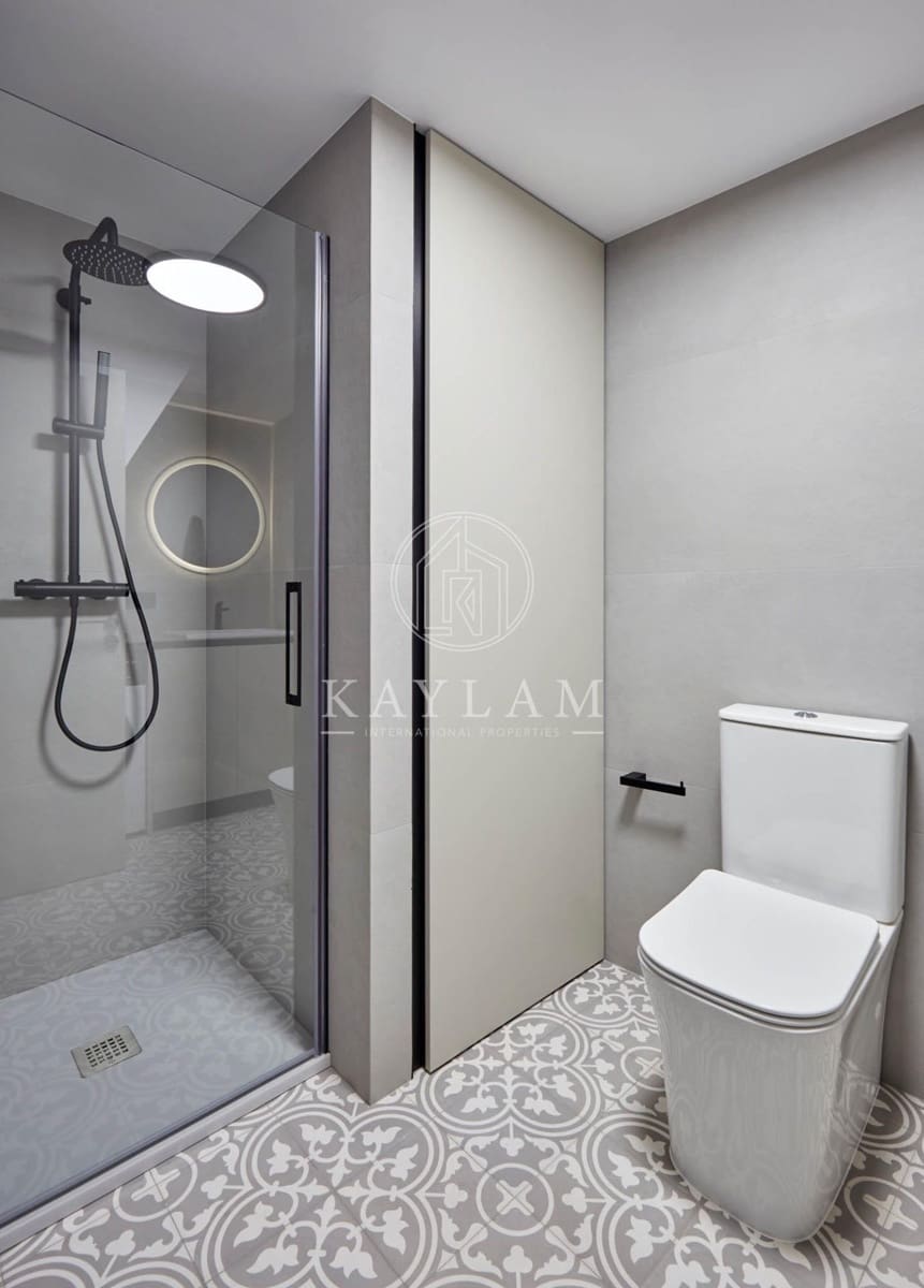 4 slaapkamer Halfvrijstaande villa te koop in Lloret de Mar - € 370.000 (Ref: 9788401)