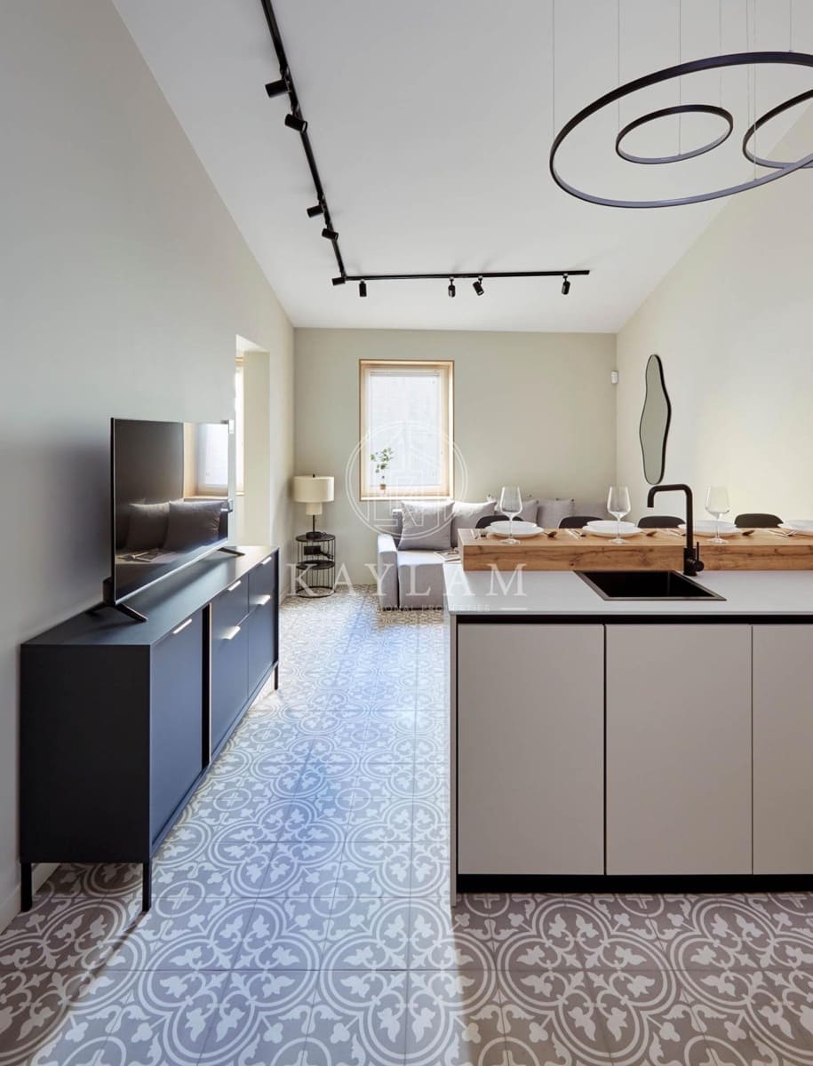 4 slaapkamer Halfvrijstaande villa te koop in Lloret de Mar - € 370.000 (Ref: 9788401)