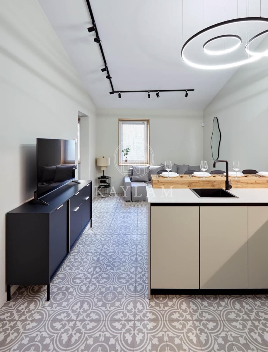 4 slaapkamer Halfvrijstaande villa te koop in Lloret de Mar - € 370.000 (Ref: 9788401)