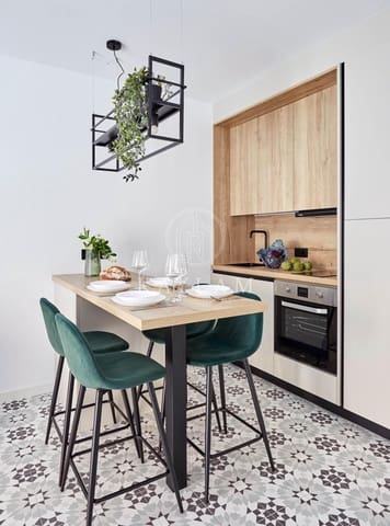 4 slaapkamer Halfvrijstaande villa te koop in Lloret de Mar - € 370.000 (Ref: 9788401)