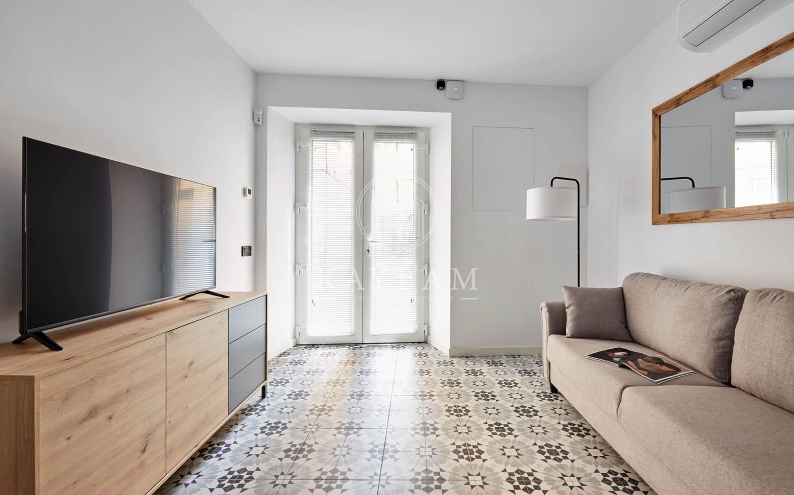 4 slaapkamer Halfvrijstaande villa te koop in Lloret de Mar - € 370.000 (Ref: 9788401)