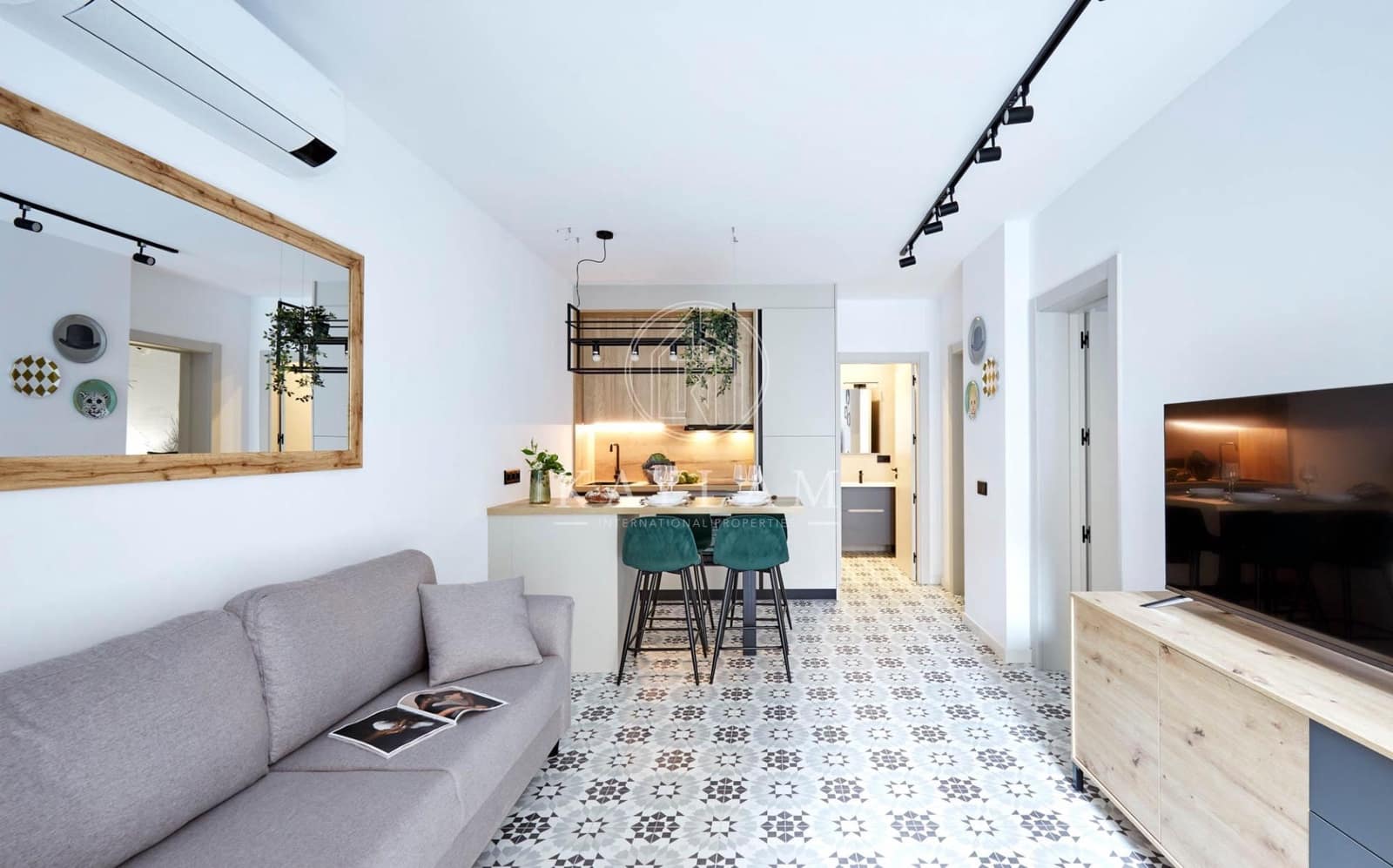 4 slaapkamer Halfvrijstaande villa te koop in Lloret de Mar - € 370.000 (Ref: 9788401)