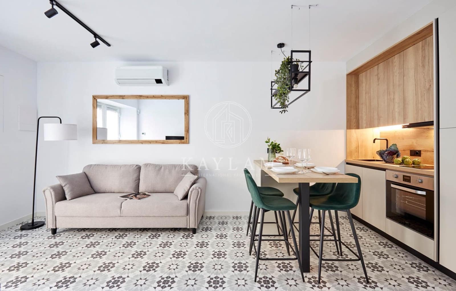 4 slaapkamer Halfvrijstaande villa te koop in Lloret de Mar - € 370.000 (Ref: 9788401)