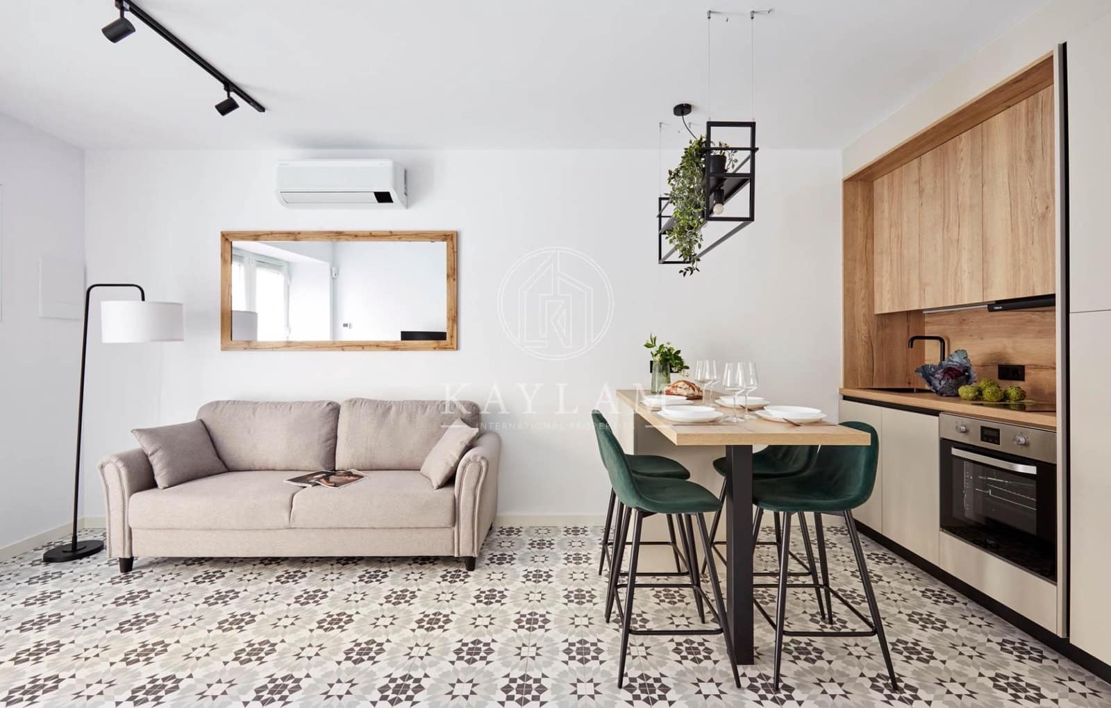 4 slaapkamer Halfvrijstaande villa te koop in Lloret de Mar - € 370.000 (Ref: 9788401)