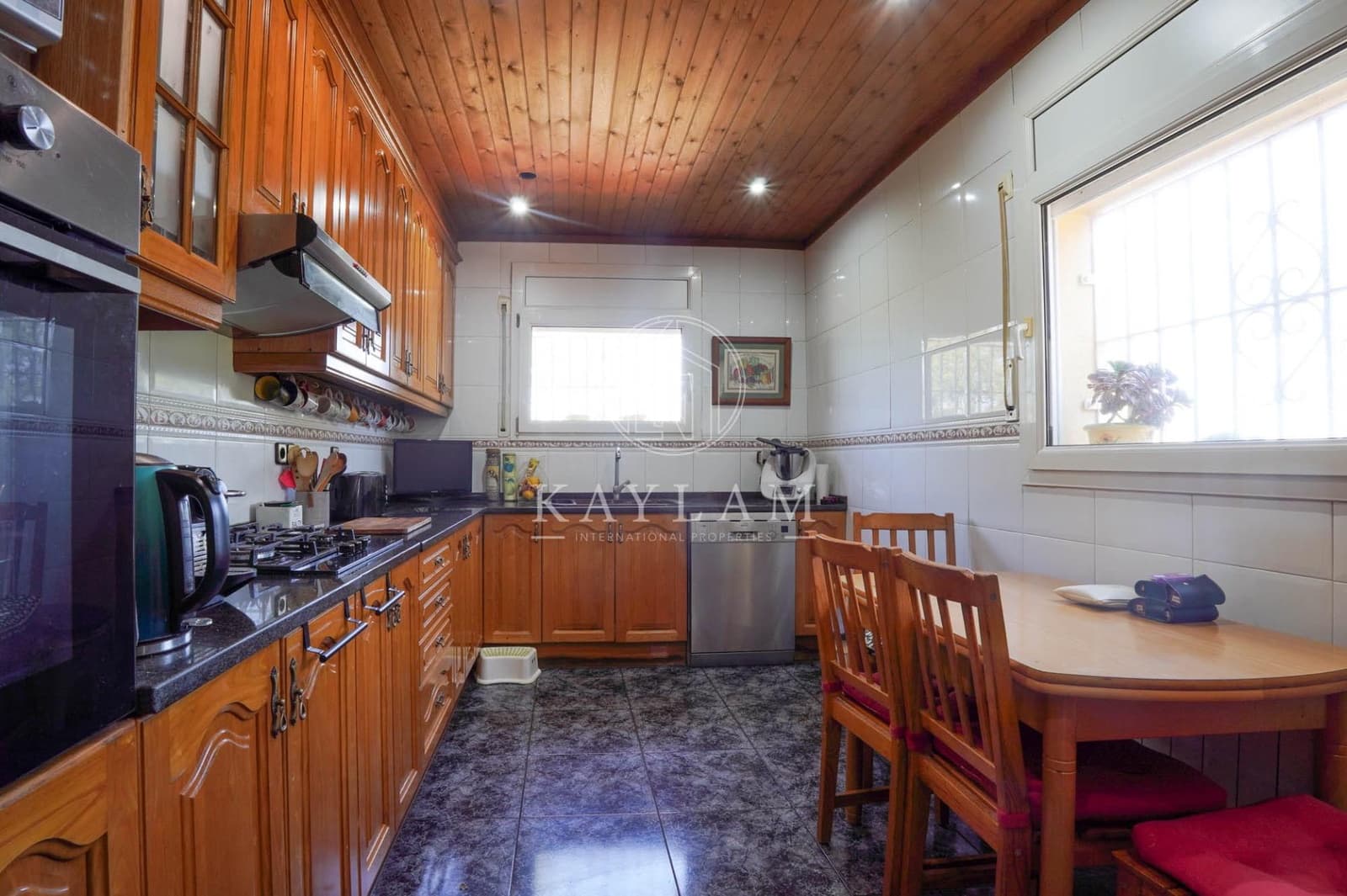 4 sypialnia Willa na sprzedaż w Lloret de Mar z basenem garażem - 545 000 € (Ref: 9799261)