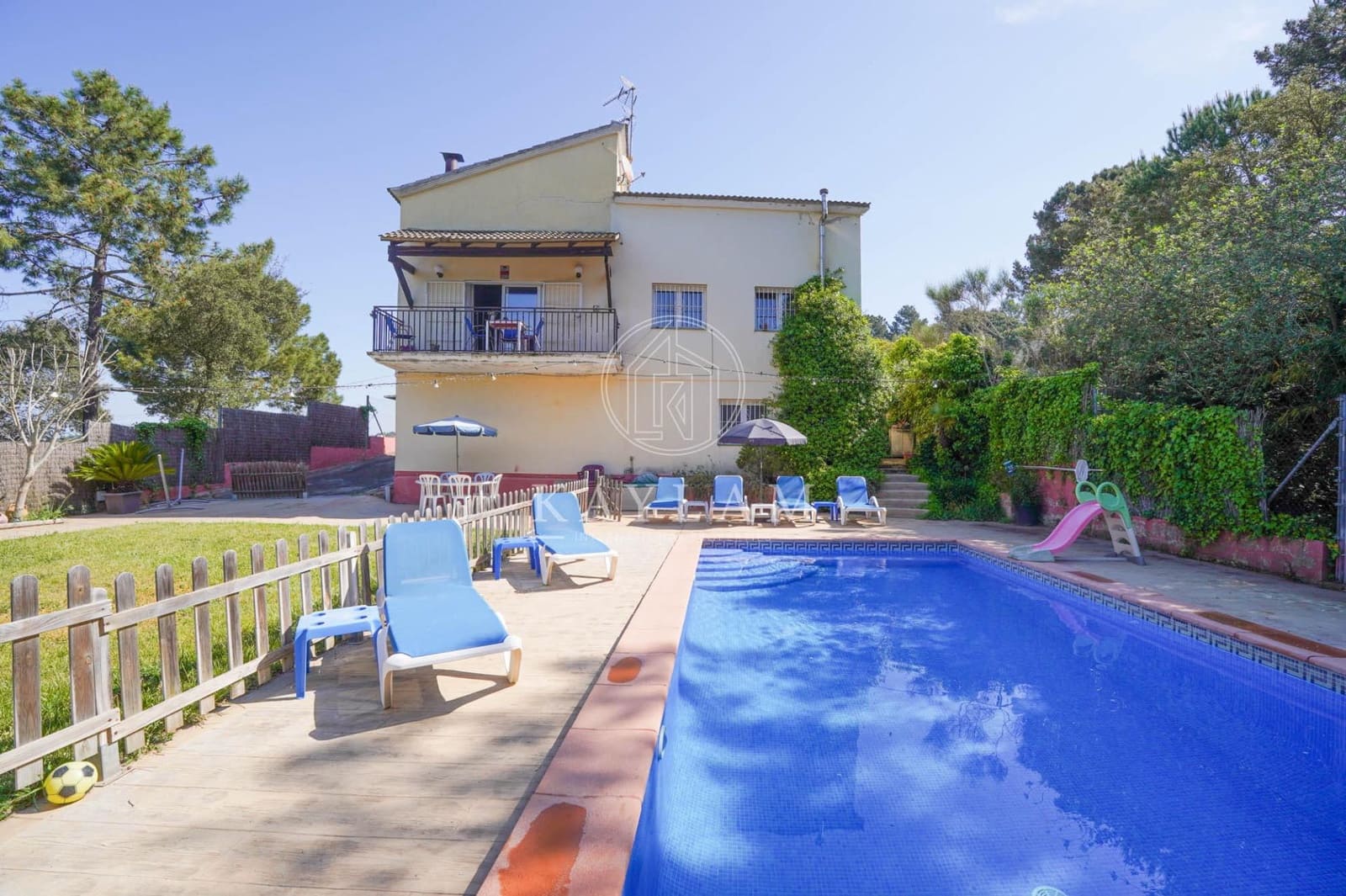 4 sypialnia Willa na sprzedaż w Lloret de Mar z basenem garażem - 545 000 € (Ref: 9799261)