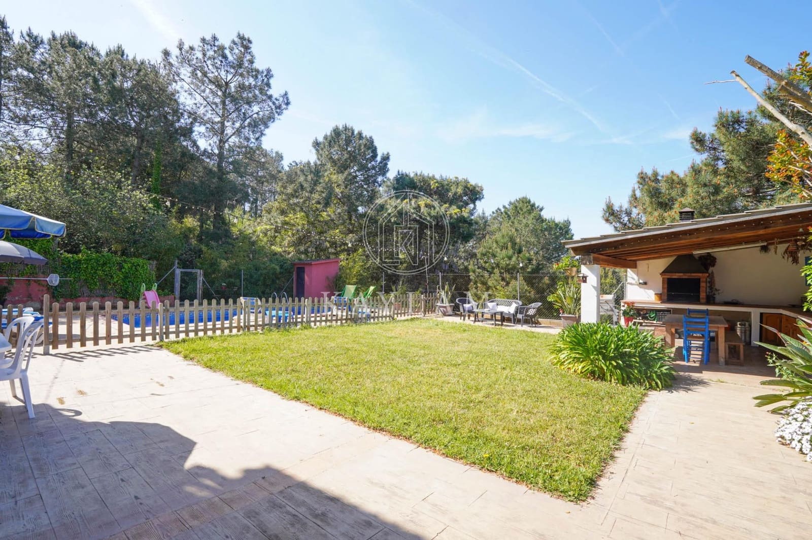 4 sypialnia Willa na sprzedaż w Lloret de Mar z basenem garażem - 545 000 € (Ref: 9799261)