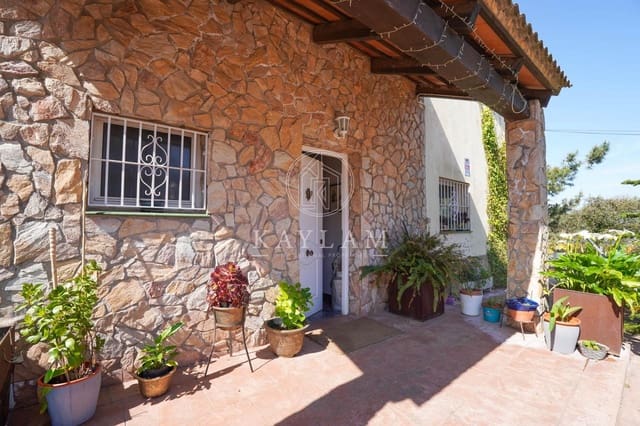 4 sypialnia Willa na sprzedaż w Lloret de Mar z basenem garażem - 545 000 € (Ref: 9799261)