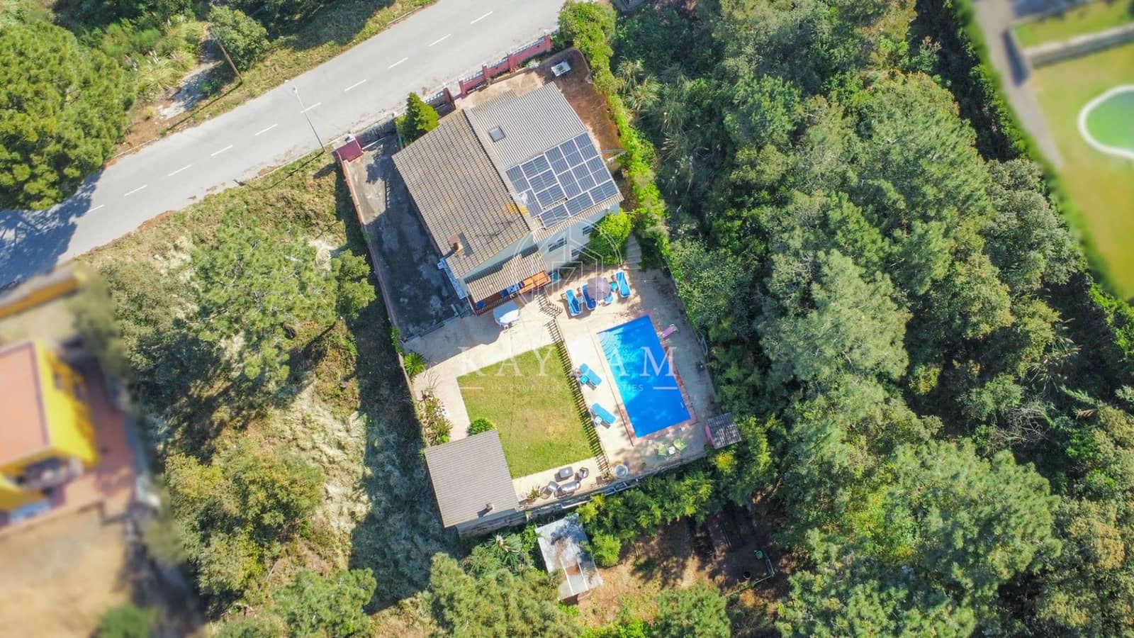 4 sypialnia Willa na sprzedaż w Lloret de Mar z basenem garażem - 545 000 € (Ref: 9799261)