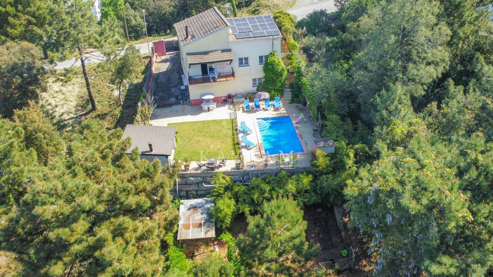 4 sypialnia Willa na sprzedaż w Lloret de Mar z basenem garażem - 545 000 € (Ref: 9799261)
