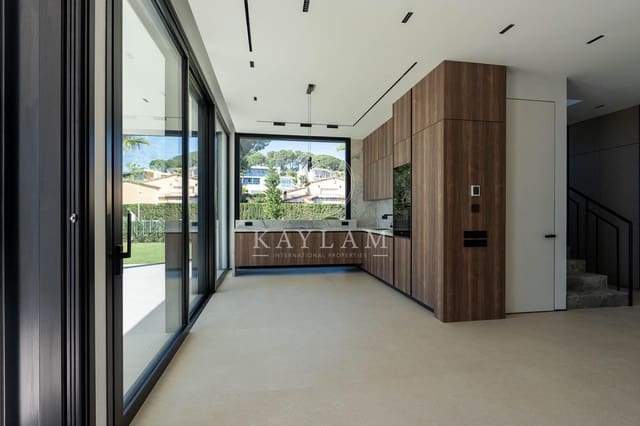 4 slaapkamer Villa te koop in Calonge i Sant Antoni met zwembad garage - € 2.300.000 (Ref: 9804299)