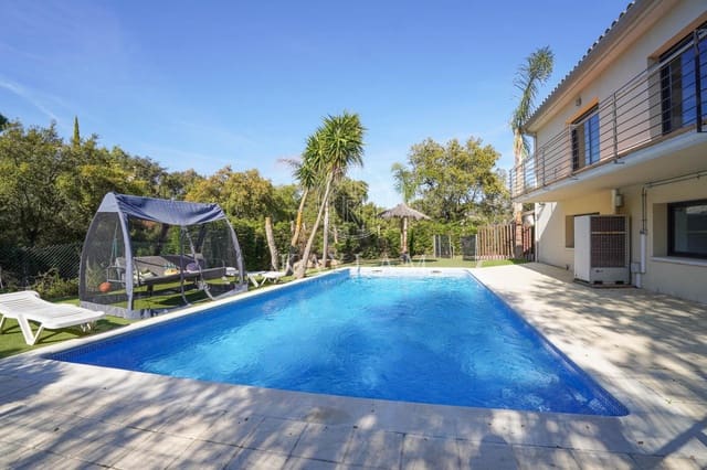 5 makuuhuone Huvila myytävänä paikassa Platja d'Aro, Castell-Platja d'Aro mukana uima-altaan 
autotalli - 749 000 € (Ref: 9811580)