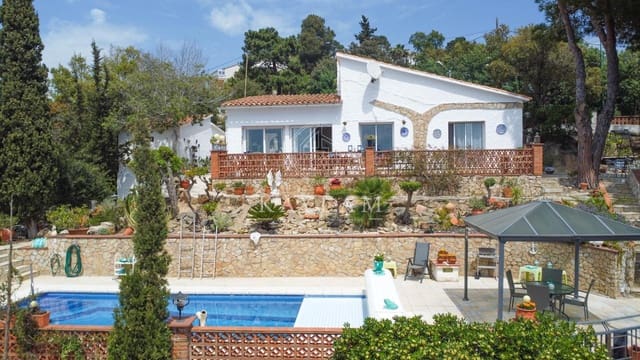 5 camera da letto Villa in vendita in Lloret de Mar con piscina garage - 449.000 € (Rif: 9813335)