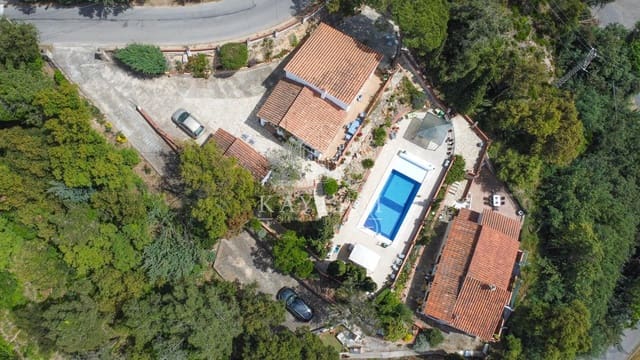 5 camera da letto Villa in vendita in Lloret de Mar con piscina garage - 449.000 € (Rif: 9813335)