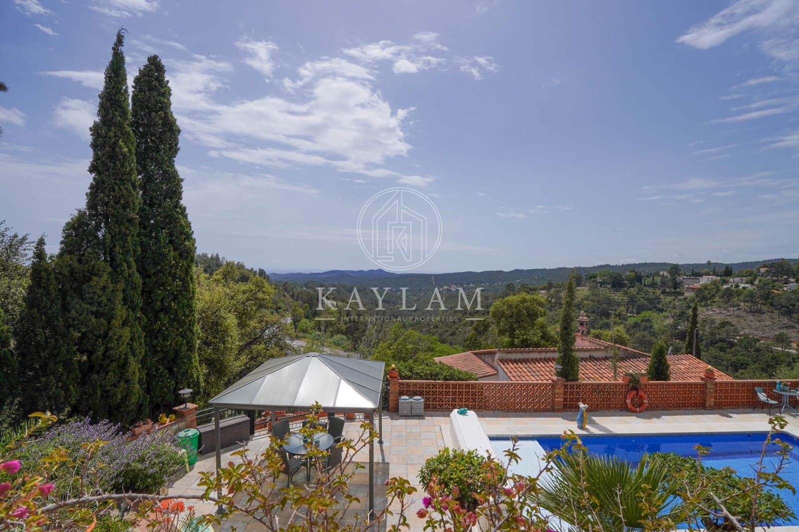 5 camera da letto Villa in vendita in Lloret de Mar con piscina garage - 449.000 € (Rif: 9813335)