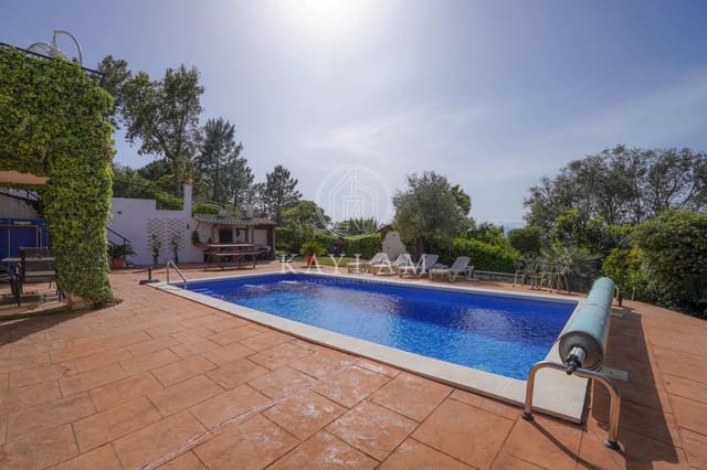 5 makuuhuone Huvila myytävänä paikassa Lloret de Mar mukana uima-altaan - 349 000 € (Ref: 9813836)