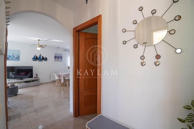 5 makuuhuone Huvila myytävänä paikassa Lloret de Mar mukana uima-altaan - 349 000 € (Ref: 9813836)