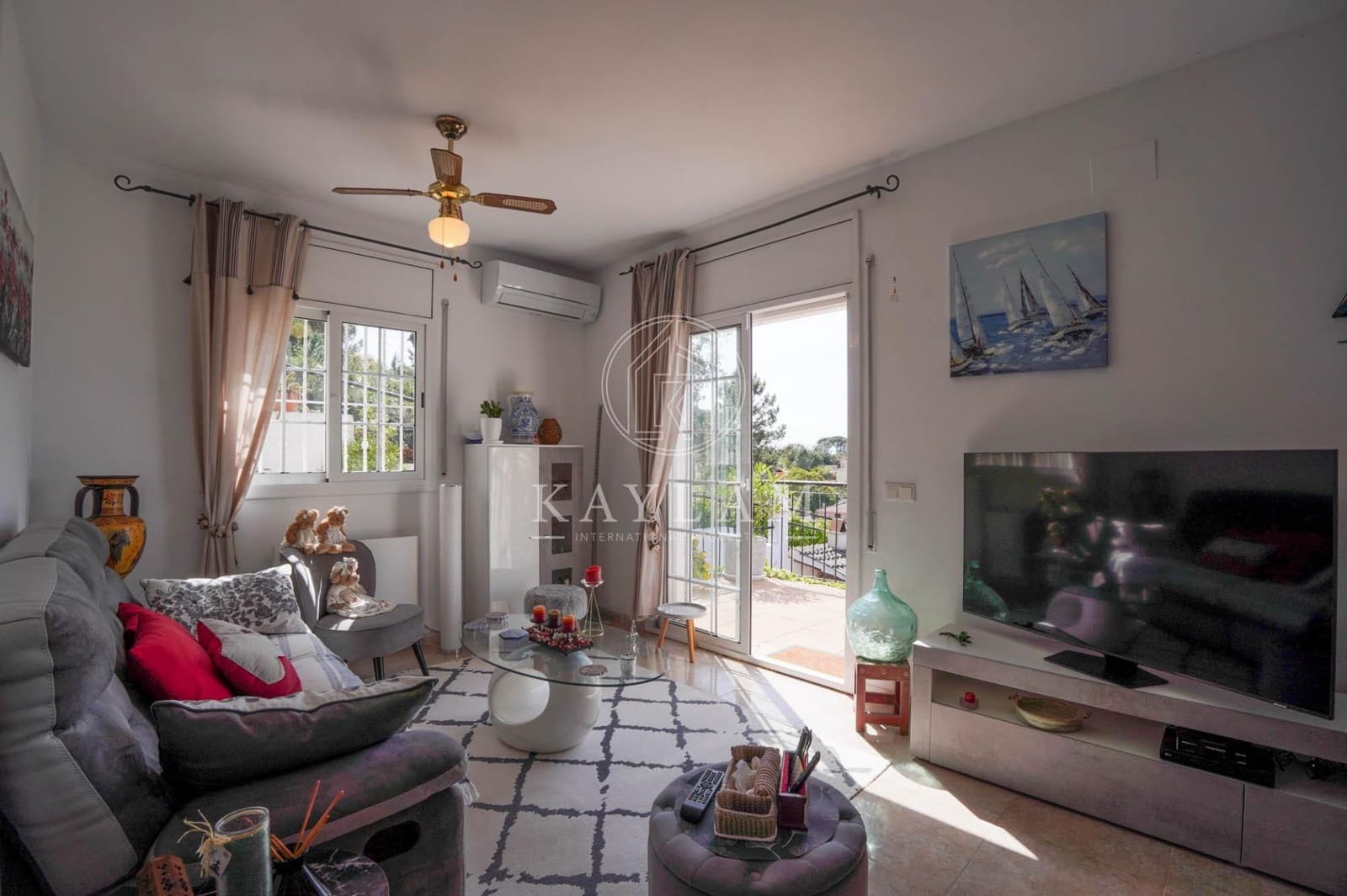 5 makuuhuone Huvila myytävänä paikassa Lloret de Mar mukana uima-altaan - 349 000 € (Ref: 9813836)