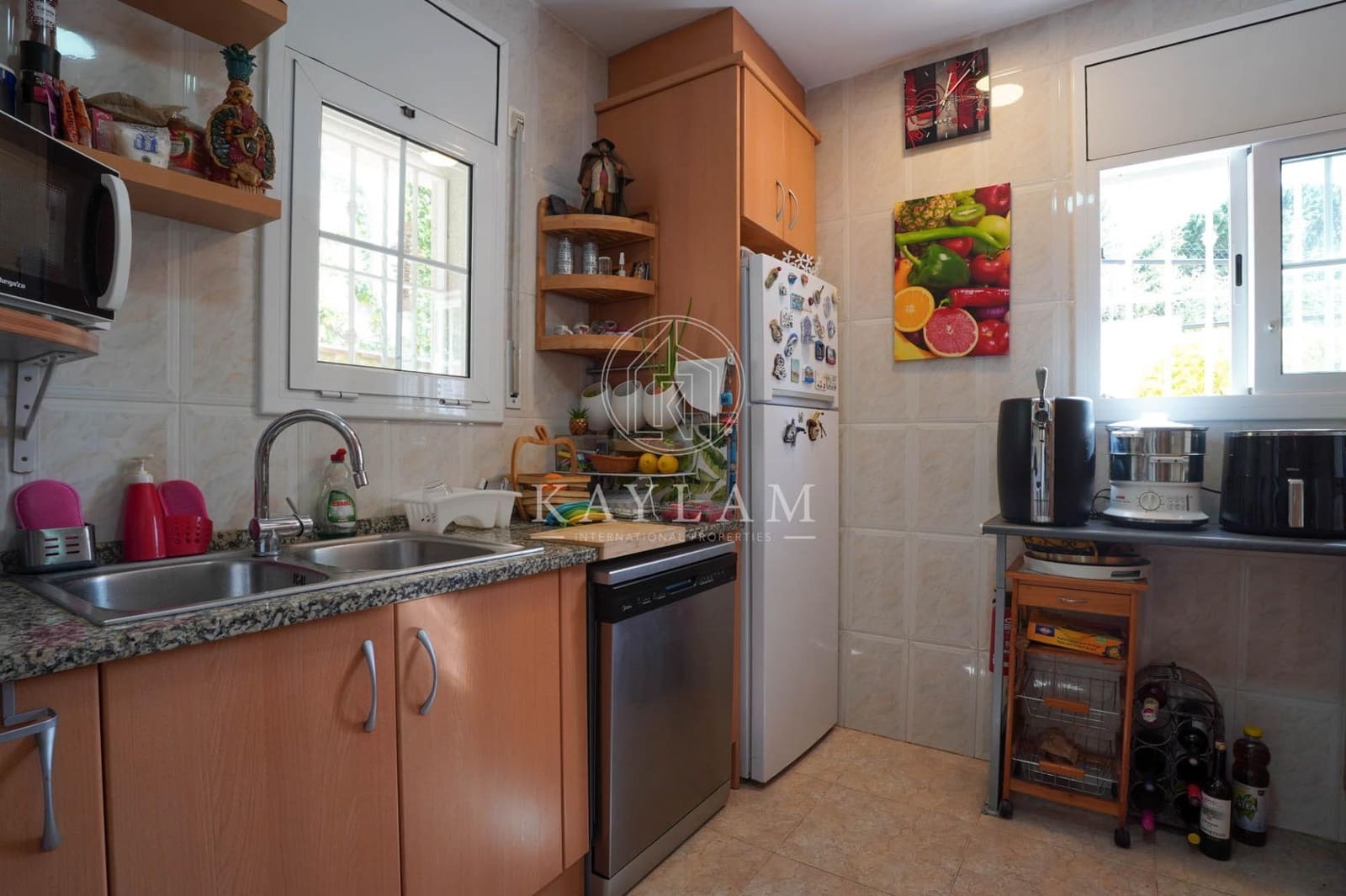 5 makuuhuone Huvila myytävänä paikassa Lloret de Mar mukana uima-altaan - 349 000 € (Ref: 9813836)