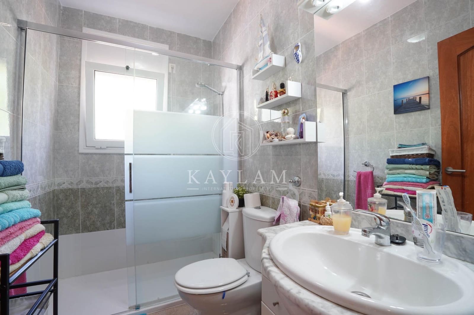 5 makuuhuone Huvila myytävänä paikassa Lloret de Mar mukana uima-altaan - 349 000 € (Ref: 9813836)