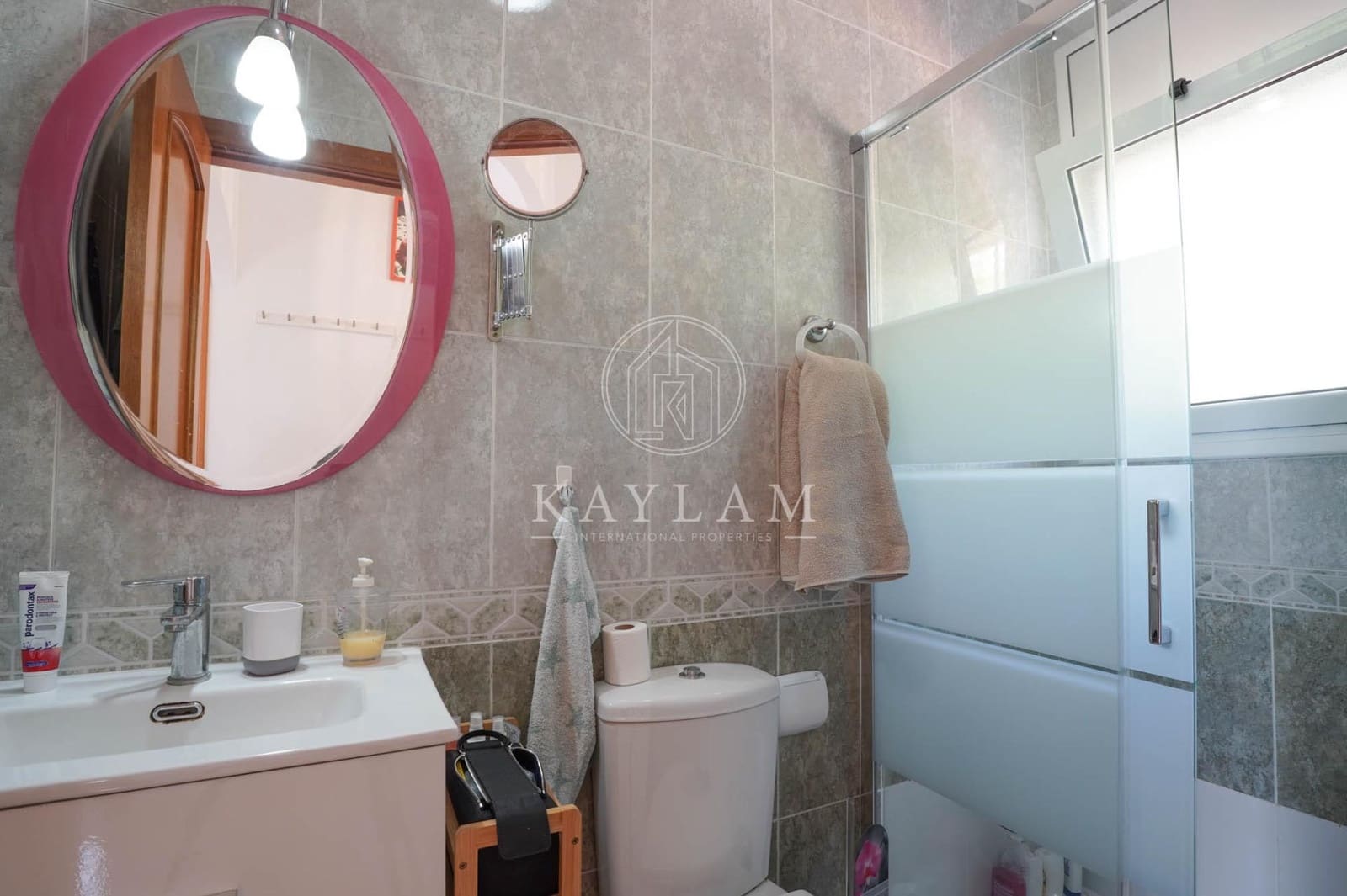 5 makuuhuone Huvila myytävänä paikassa Lloret de Mar mukana uima-altaan - 349 000 € (Ref: 9813836)