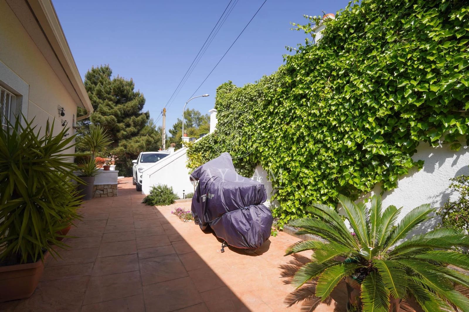 5 makuuhuone Huvila myytävänä paikassa Lloret de Mar mukana uima-altaan - 349 000 € (Ref: 9813836)