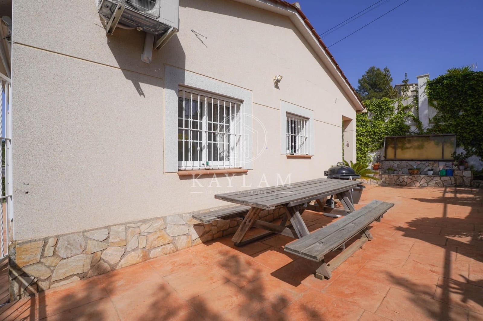 5 makuuhuone Huvila myytävänä paikassa Lloret de Mar mukana uima-altaan - 349 000 € (Ref: 9813836)