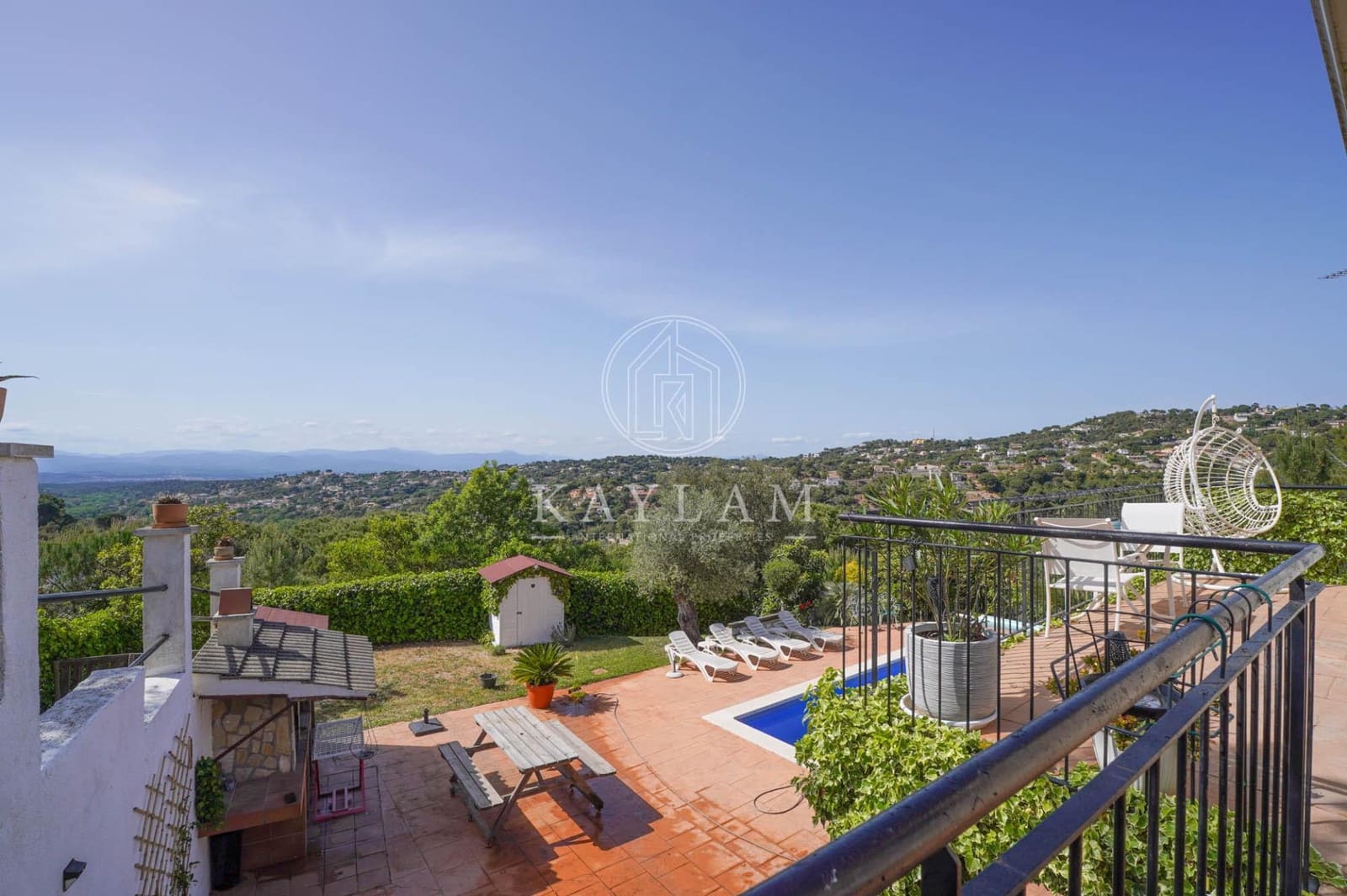 5 makuuhuone Huvila myytävänä paikassa Lloret de Mar mukana uima-altaan - 349 000 € (Ref: 9813836)