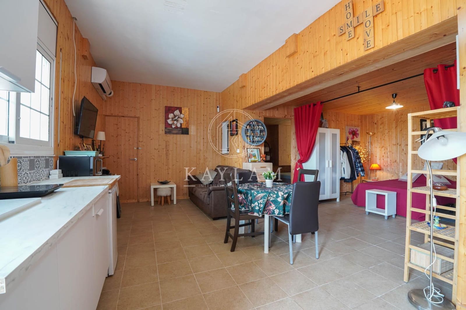 5 makuuhuone Huvila myytävänä paikassa Lloret de Mar mukana uima-altaan - 349 000 € (Ref: 9813836)