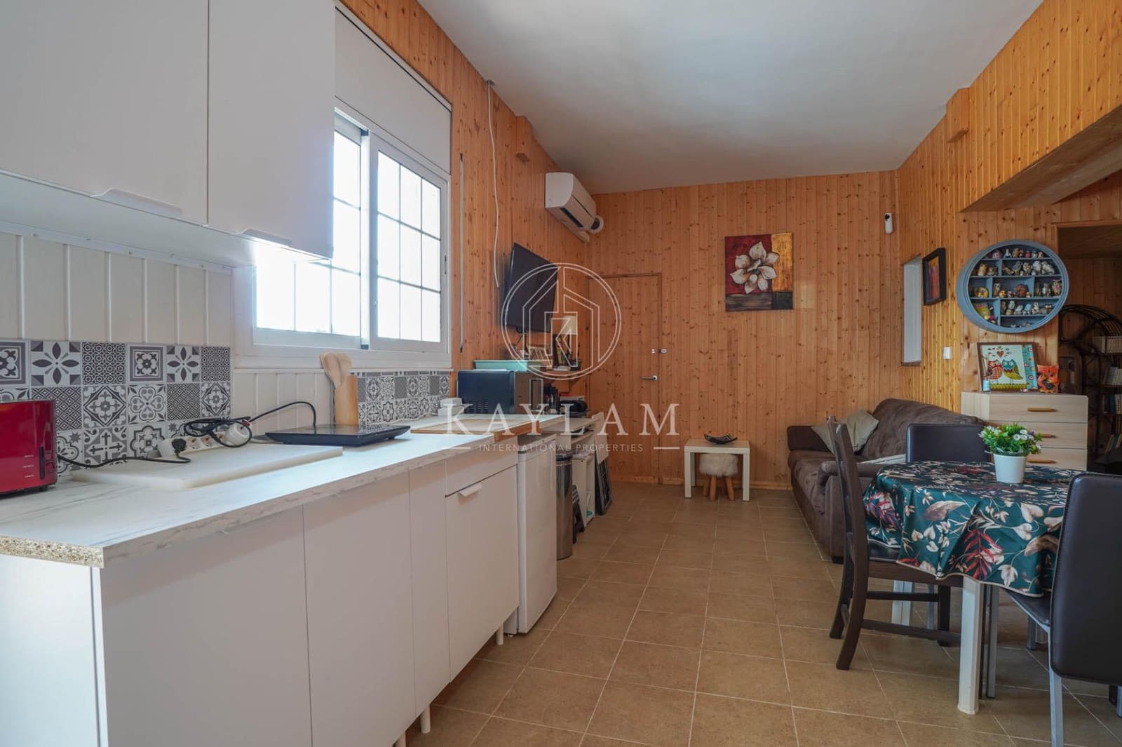 5 makuuhuone Huvila myytävänä paikassa Lloret de Mar mukana uima-altaan - 349 000 € (Ref: 9813836)