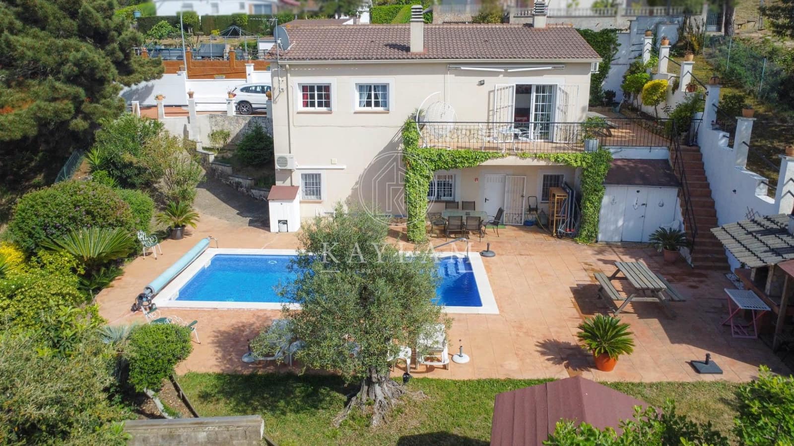 5 makuuhuone Huvila myytävänä paikassa Lloret de Mar mukana uima-altaan - 349 000 € (Ref: 9813836)
